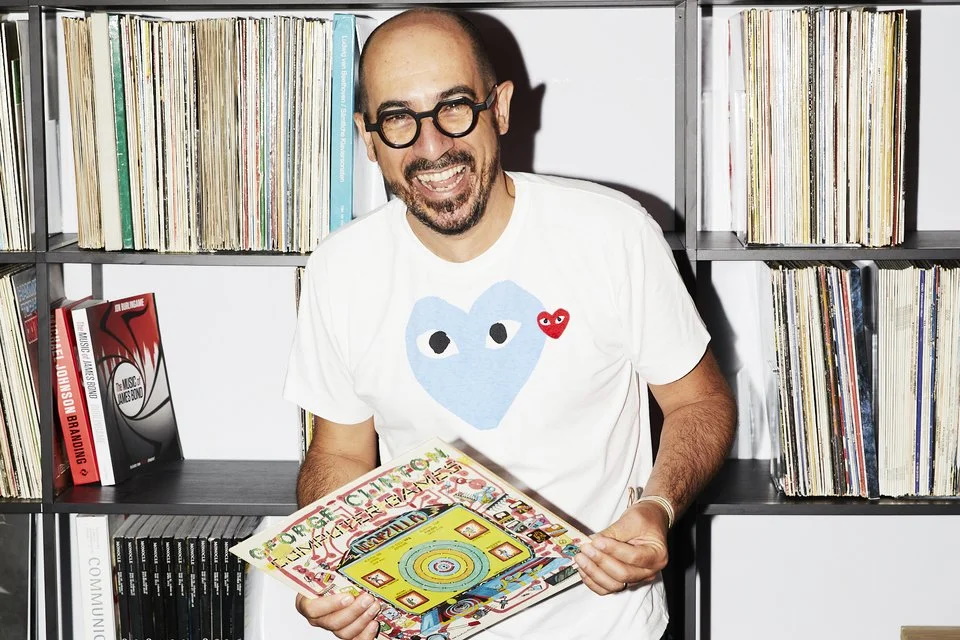 Michele Arnese e amp: "Creiamo DNA sonori per le aziende" Michele Arnese e amp: "Creiamo DNA sonori per le aziende"